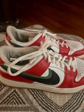 Men's Athletic Sneakers in White, Red and Green - Classic Low-Top